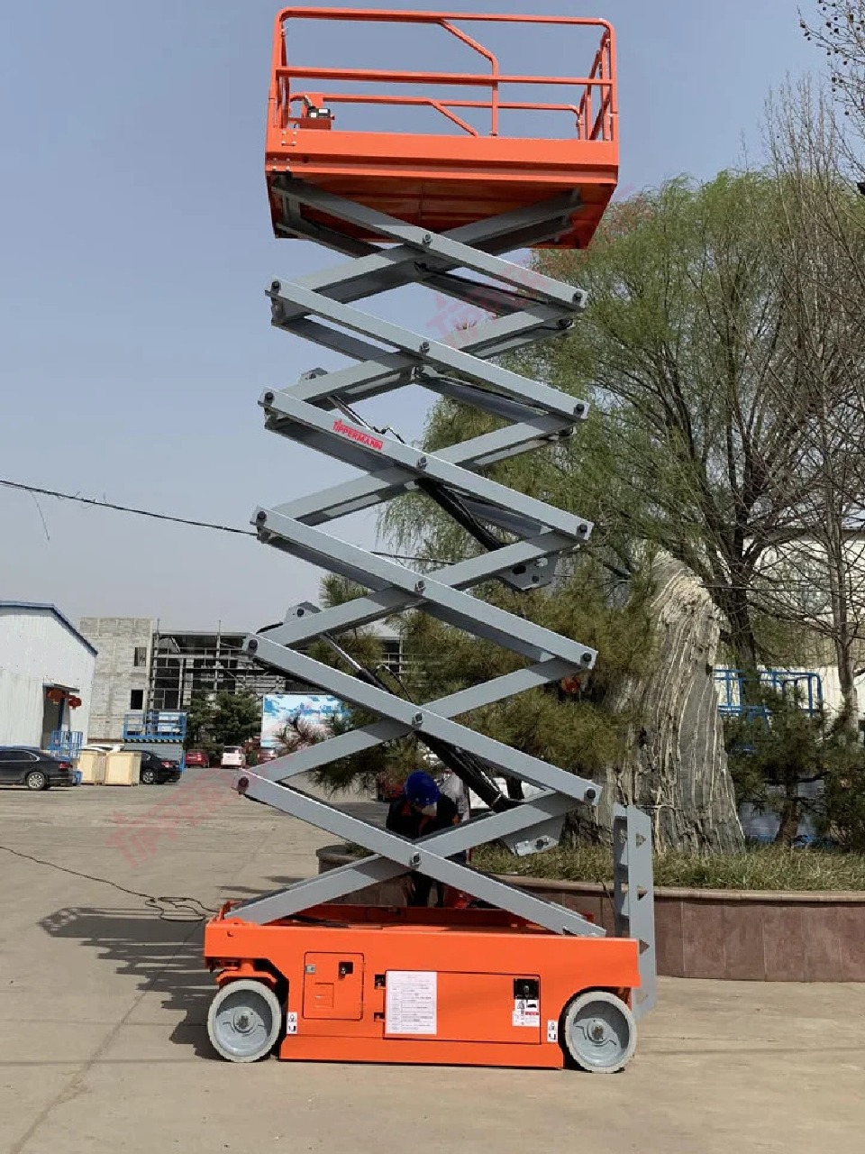 How Does a Hydraulic Lift Work?