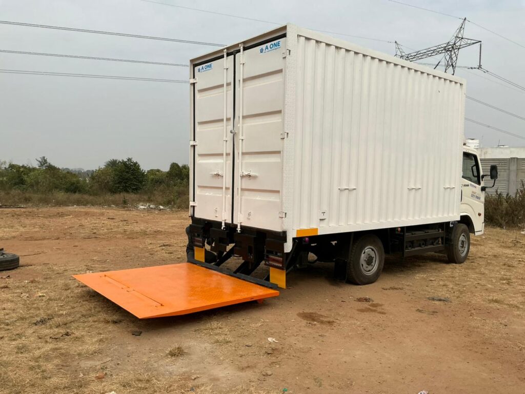 Cantilever Tail Lifts