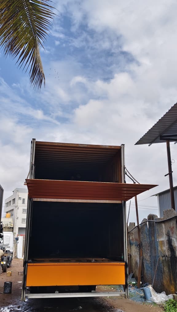 Multi deck tail lift