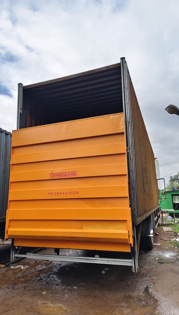 Multi deck tail lift